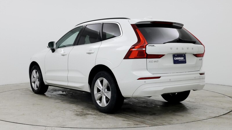 2022 Volvo XC60 B5 Momentum 2