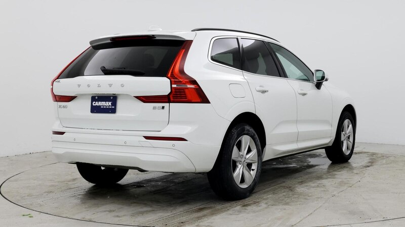 2022 Volvo XC60 B5 Momentum 8