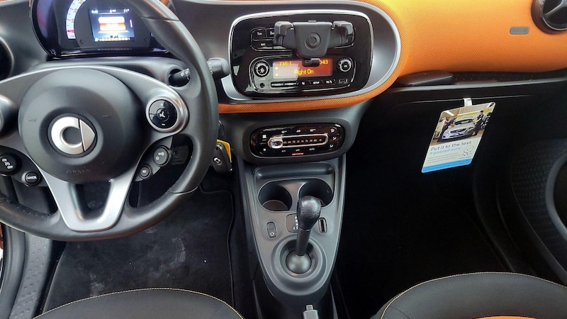 2016 smart fortwo Passion 9