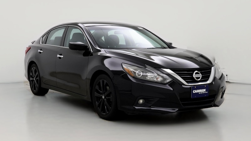 2017 Nissan Altima SR Hero Image