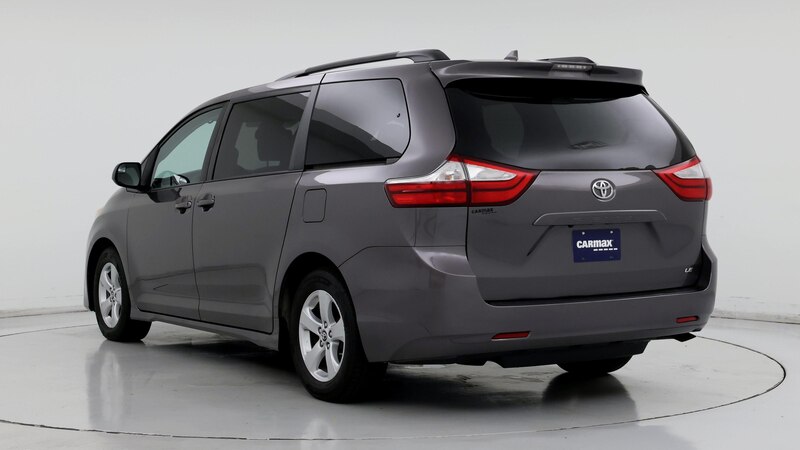 2019 Toyota Sienna LE 2