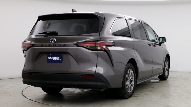 2021 Toyota Sienna LE 8