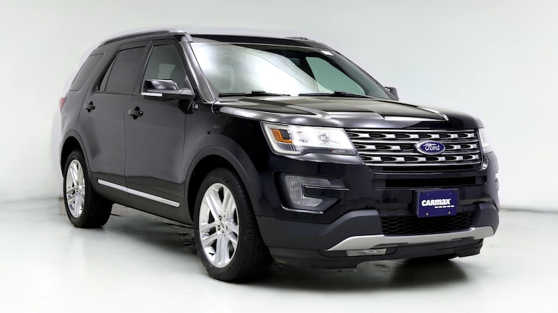 2017 Ford Explorer XLT Hero Image