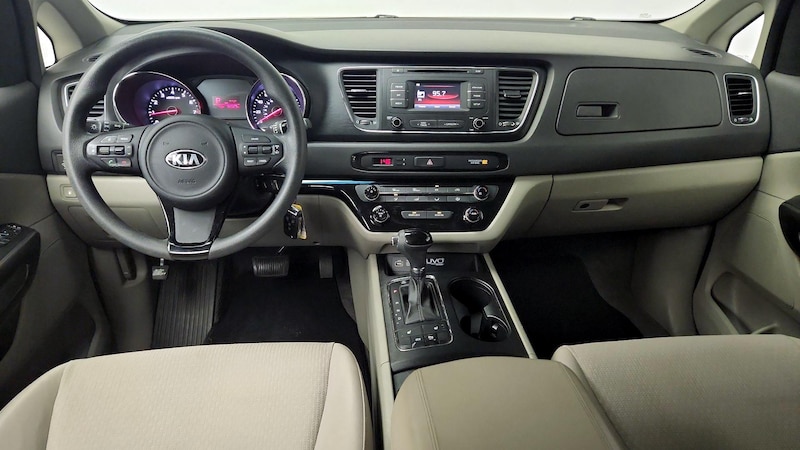 2016 Kia Sedona LX 9