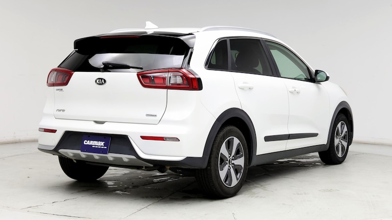 2017 Kia Niro LX 8