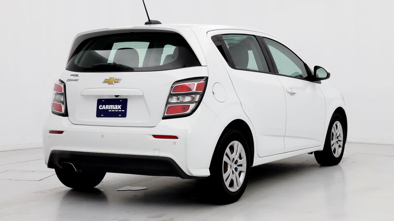 2020 Chevrolet Sonic LT 8