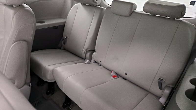 2014 Toyota Sienna XLE 22