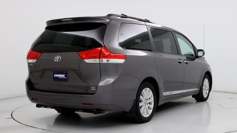 2014 Toyota Sienna XLE 8