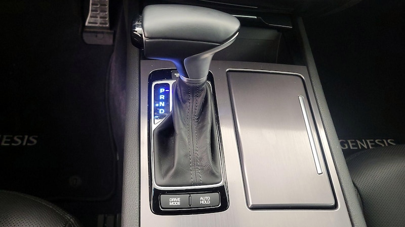 2020 Genesis G80  18