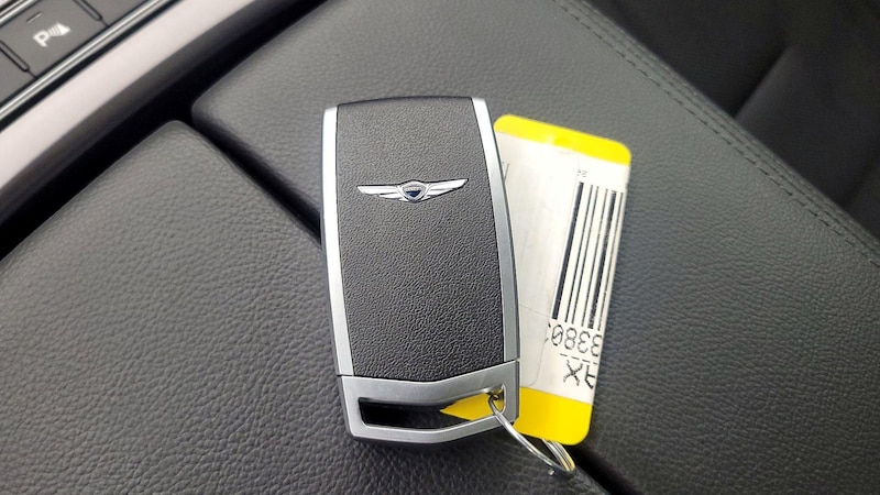 2020 Genesis G80  26