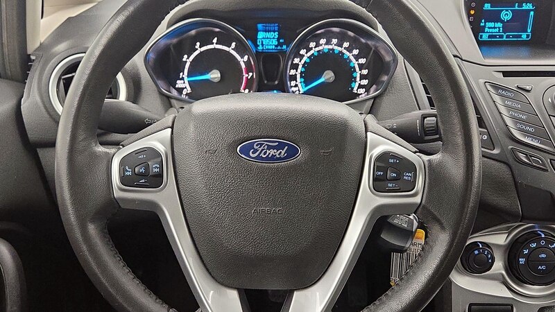 2015 Ford Fiesta SE 10