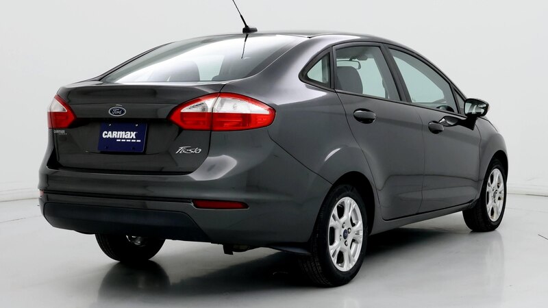 2015 Ford Fiesta SE 8