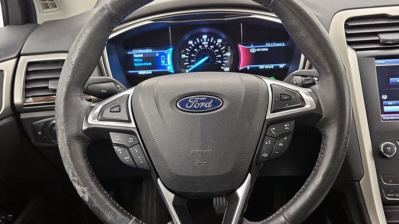 2015 Ford Fusion SE 10