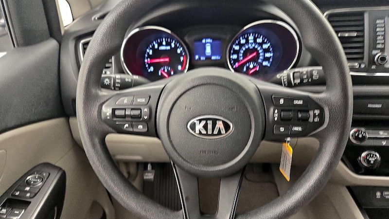 2019 Kia Sedona EX 10