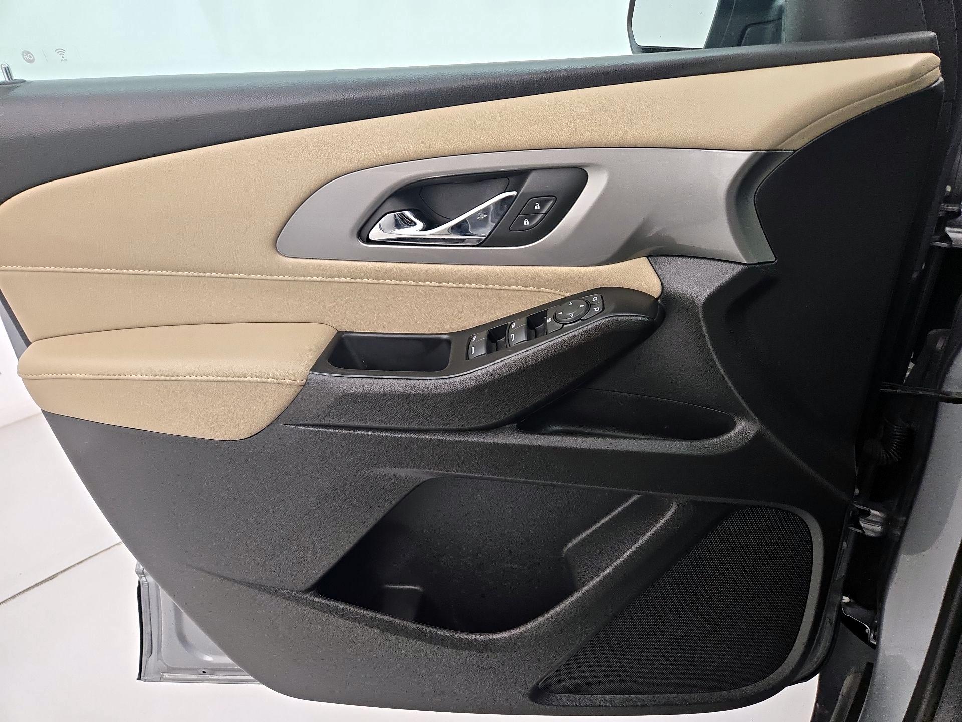 Thumbnail: 2023 Chevrolet Traverse - 12