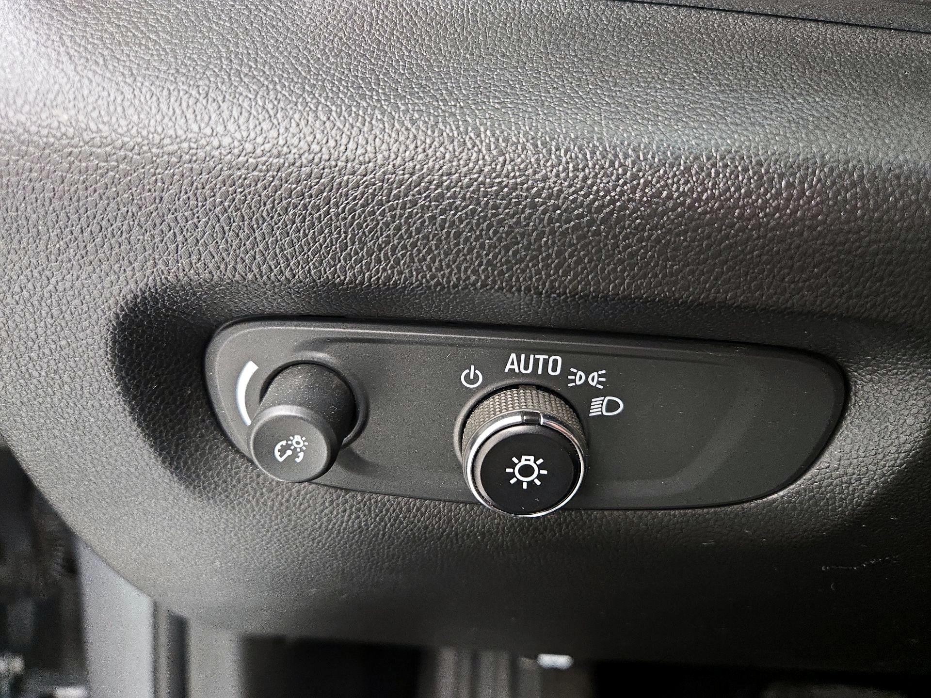 Thumbnail: 2023 Chevrolet Traverse - 13