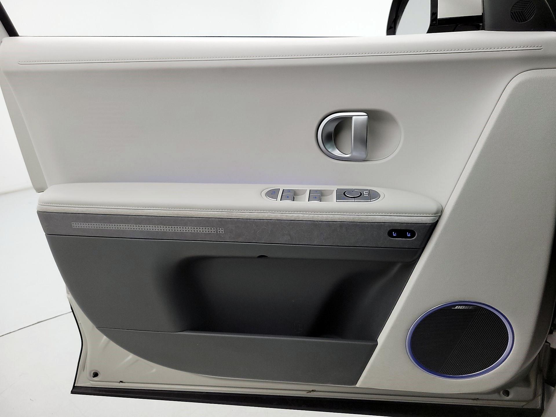 Thumbnail: 2023 Hyundai Ioniq 5 - 12