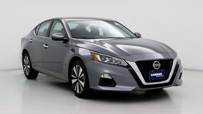 2022 Nissan Altima SV Hero Image