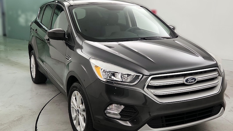 2019 Ford Escape SE Hero Image