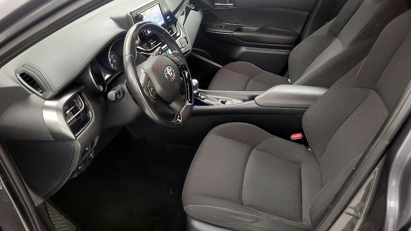 2018 Toyota C-HR XLE 11