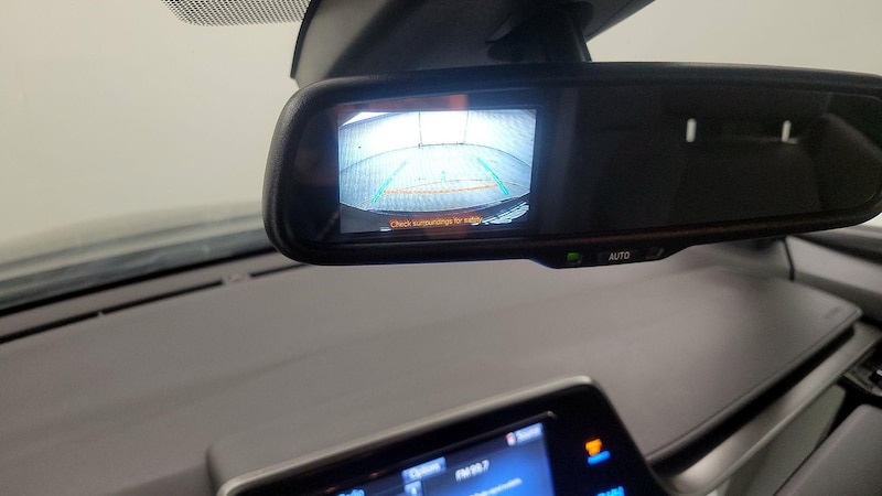 2018 Toyota C-HR XLE 14