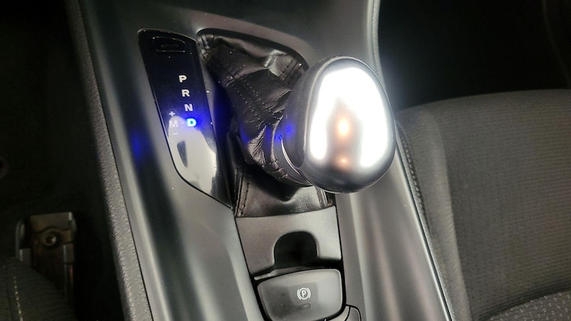 2018 Toyota C-HR XLE 17