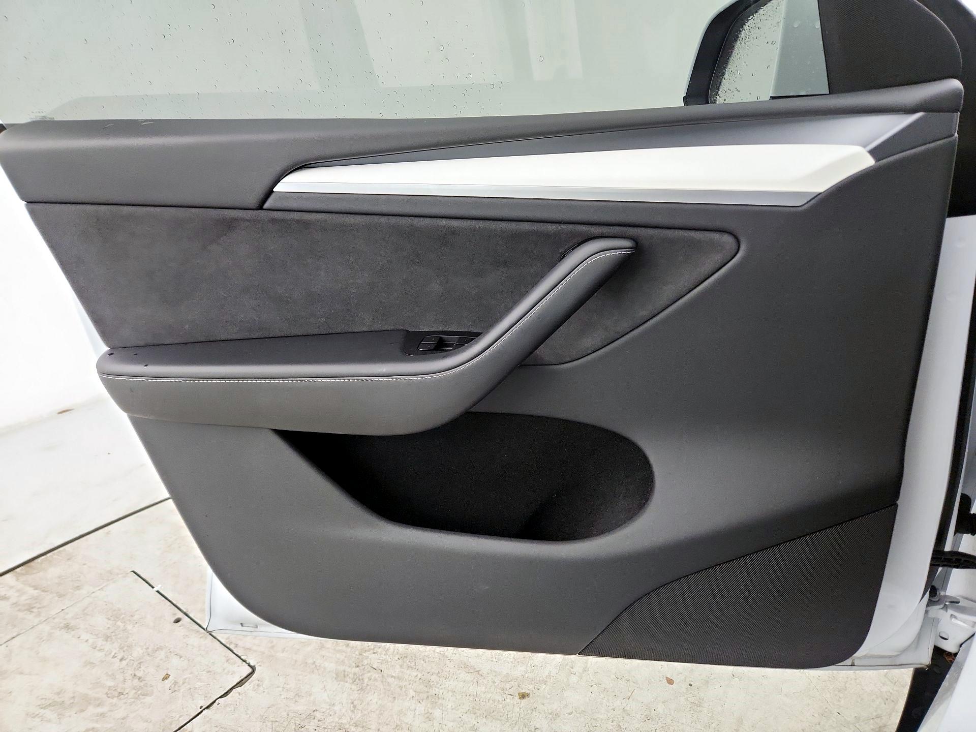 Thumbnail: 2024 Tesla Model Y - 12
