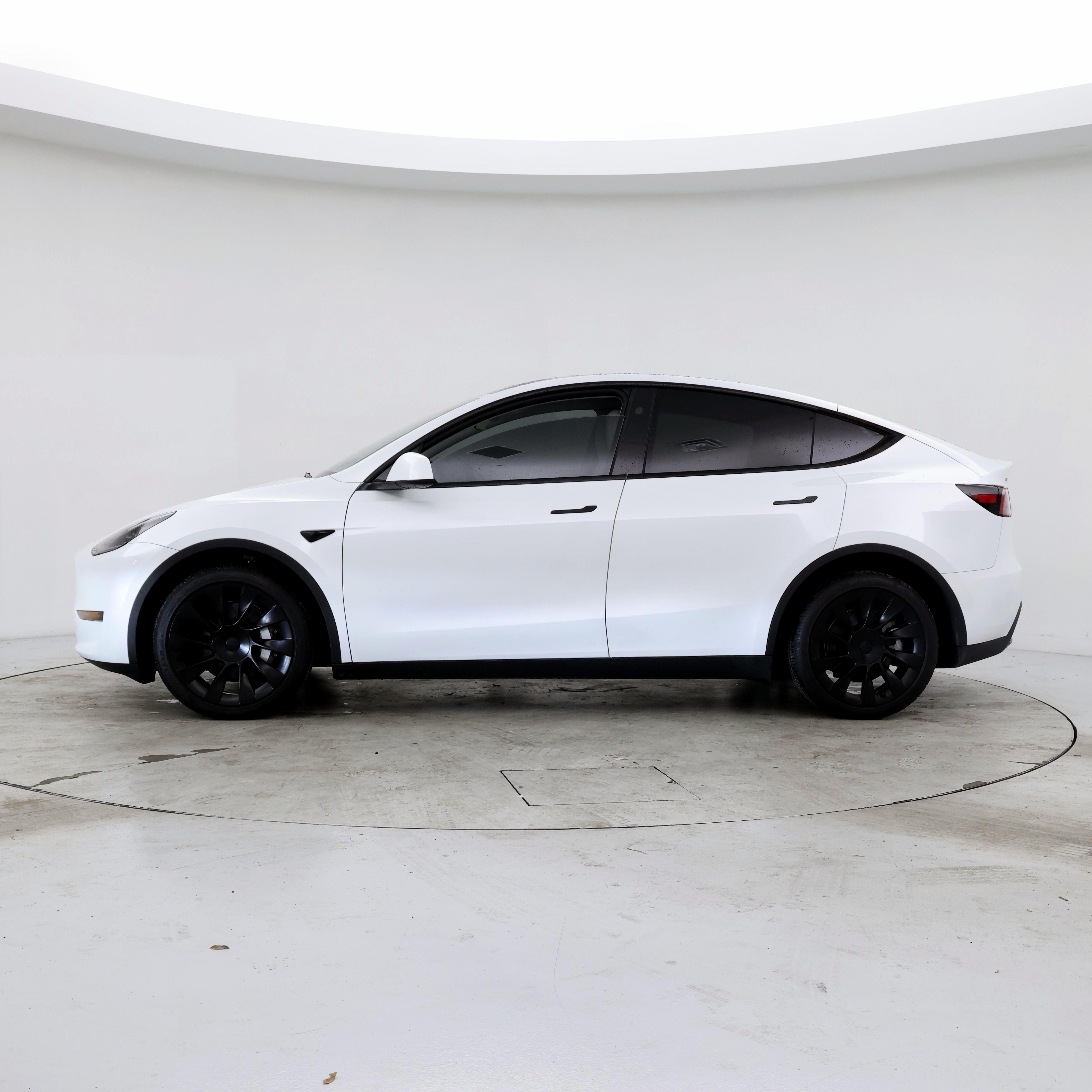 Thumbnail: 2024 Tesla Model Y - 3