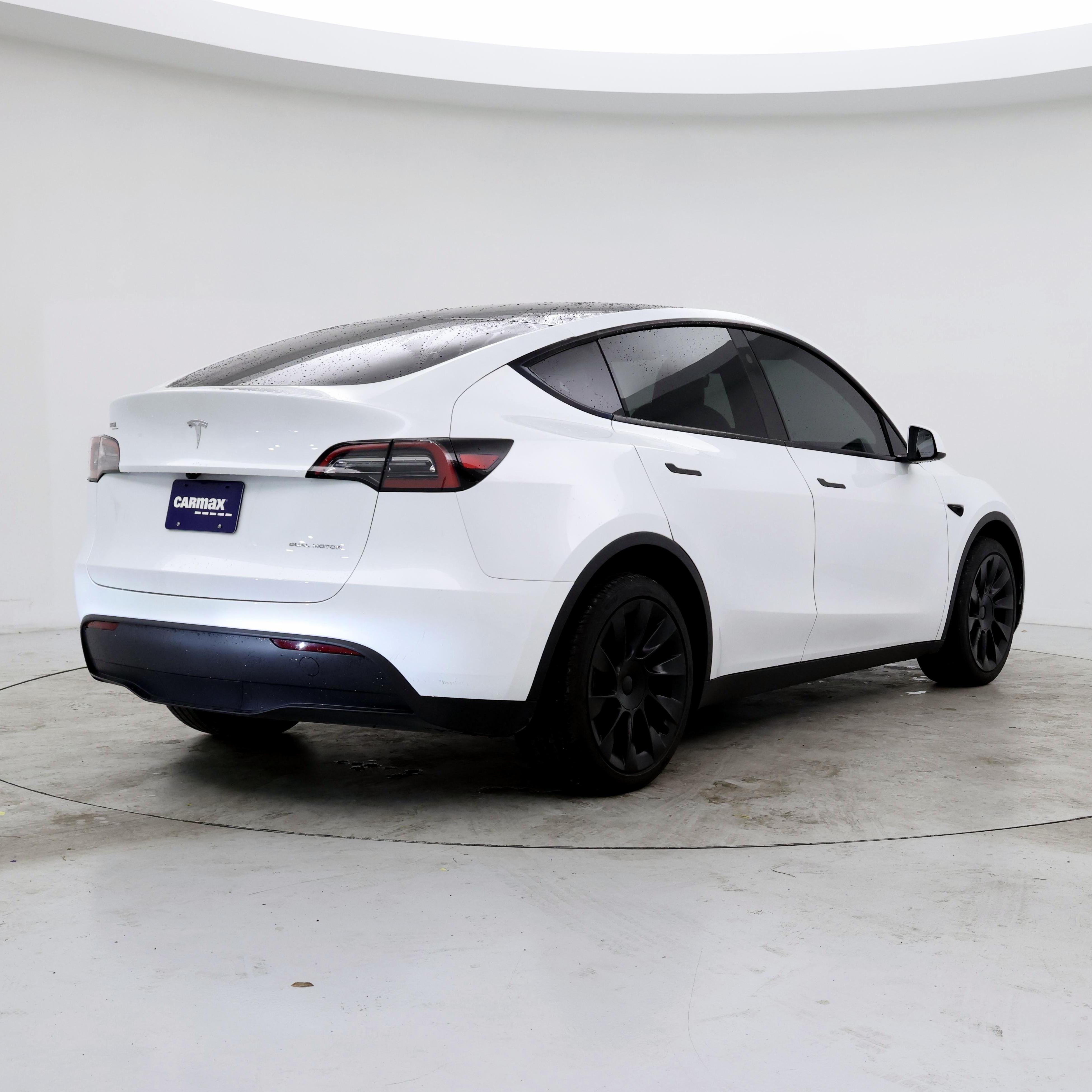 Thumbnail: 2024 Tesla Model Y - 8