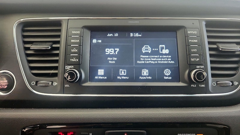 2017 Kia Sedona LX 15