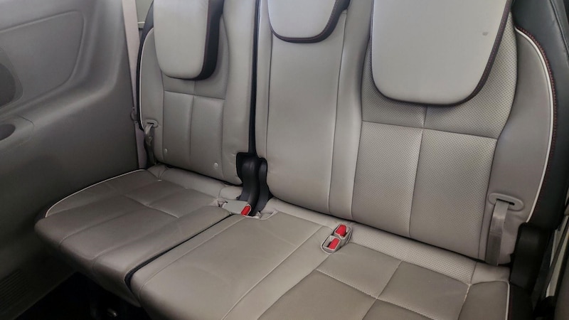 2017 Kia Sedona LX 20