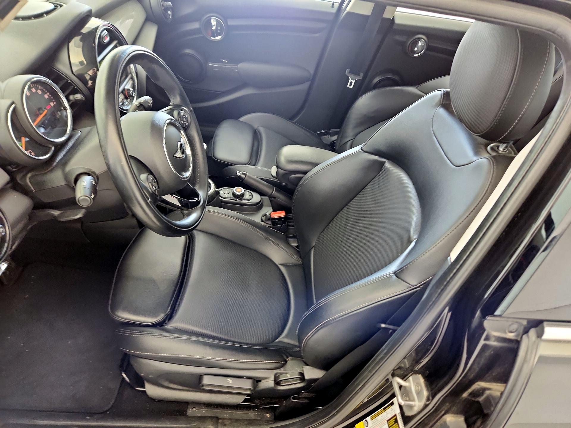 Thumbnail: 2016 MINI Cooper Hardtop - 9