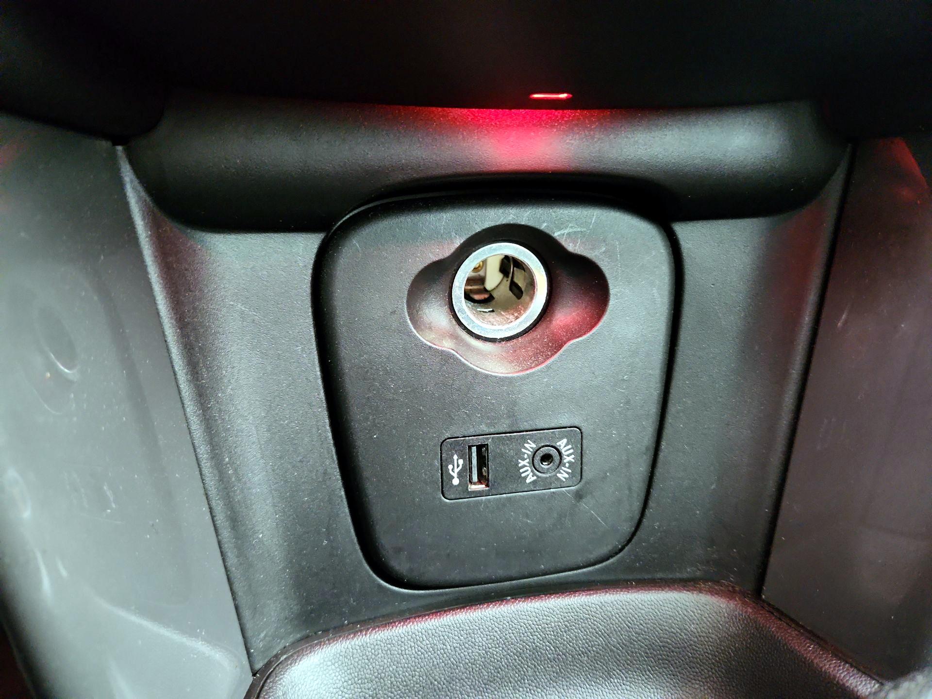 Thumbnail: 2016 MINI Cooper Hardtop - 16