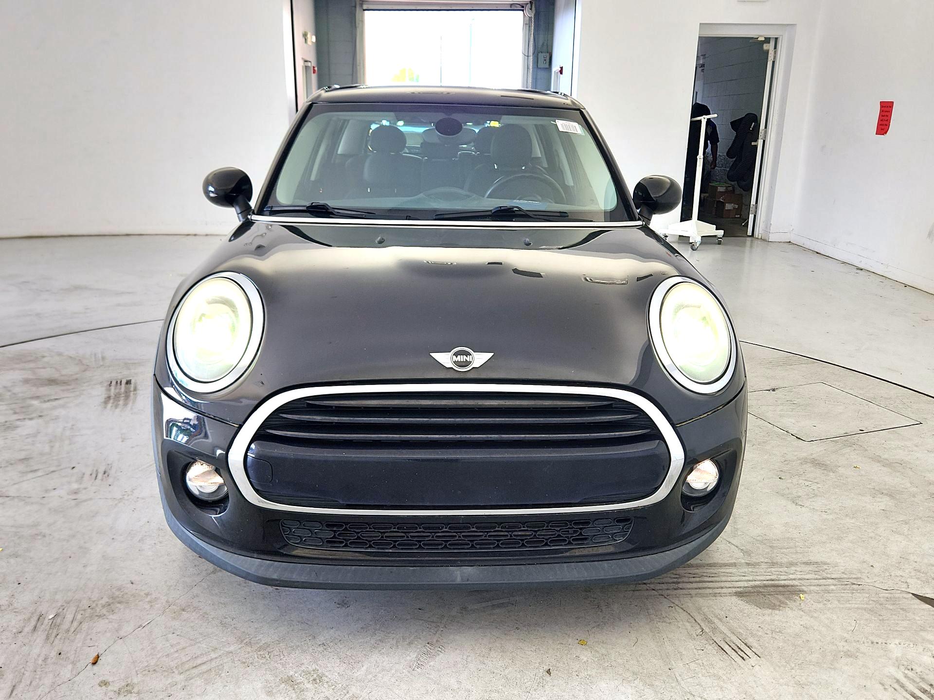 Thumbnail: 2016 MINI Cooper Hardtop - 2