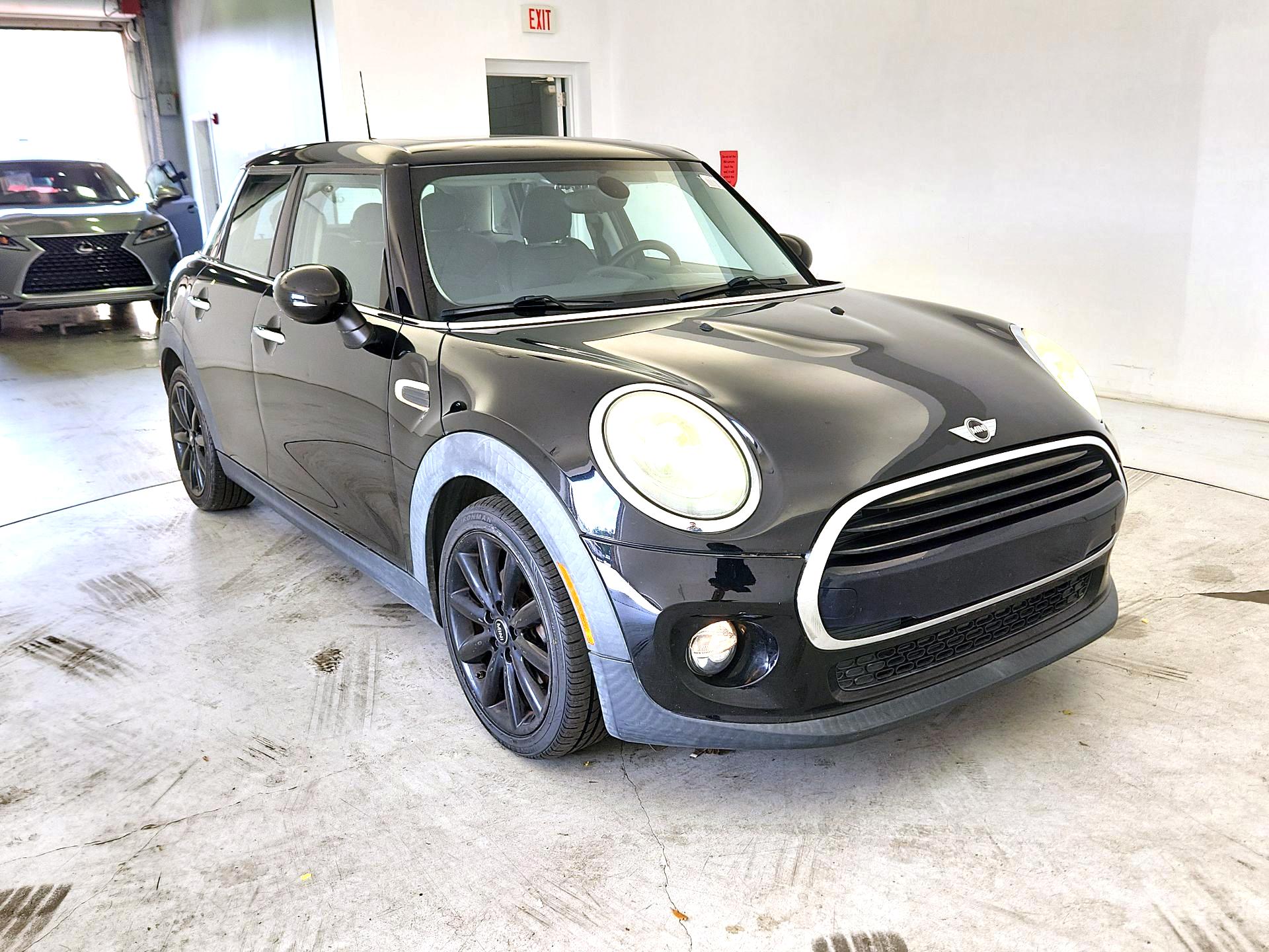 Thumbnail: 2016 MINI Cooper Hardtop - 3