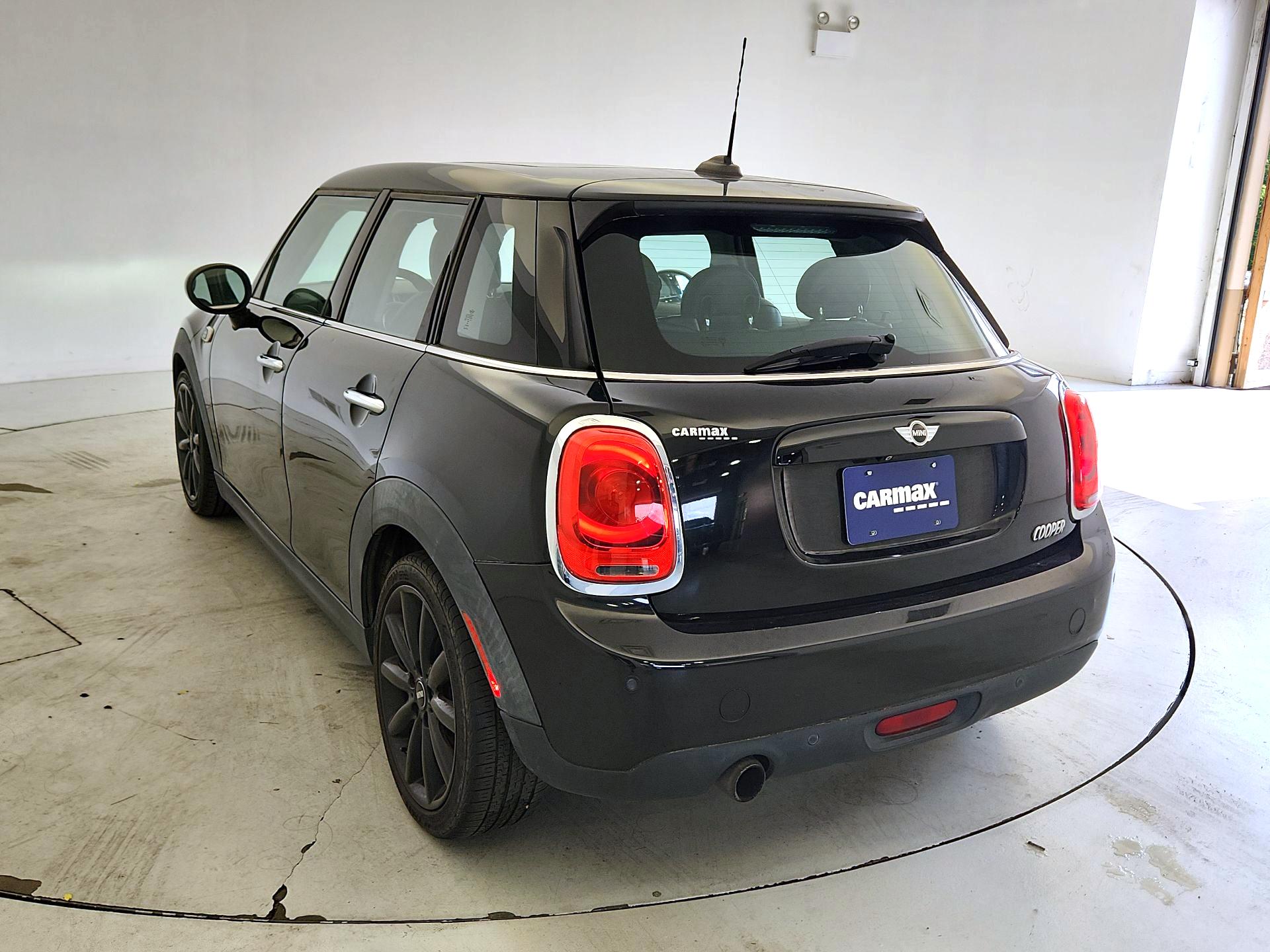 Thumbnail: 2016 MINI Cooper Hardtop - 7