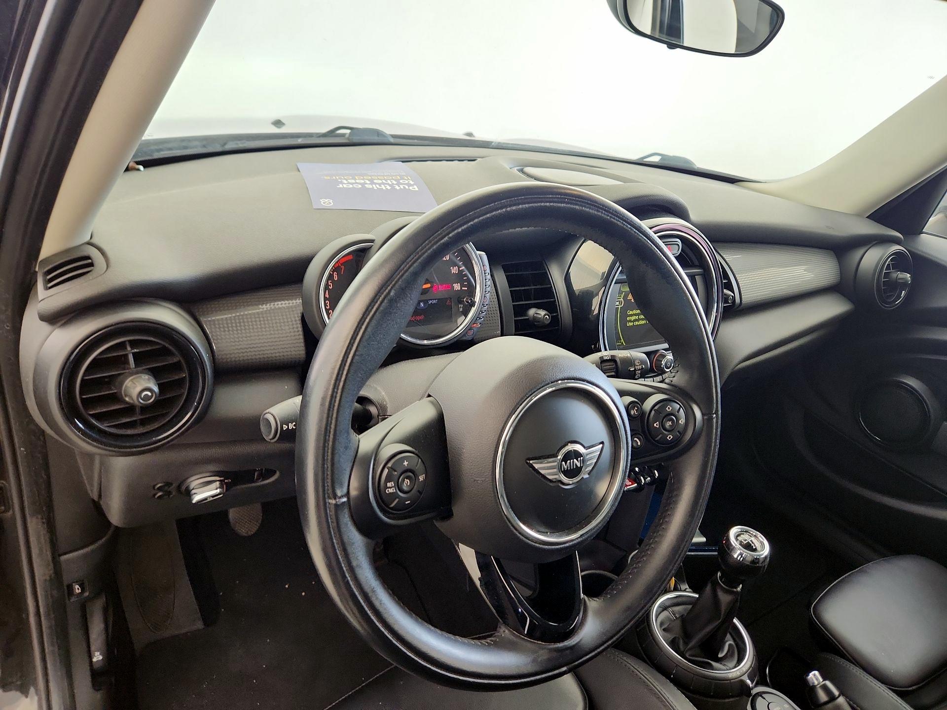 Thumbnail: 2016 MINI Cooper Hardtop - 8