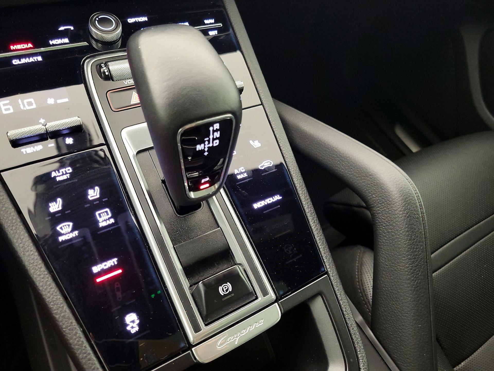 Thumbnail: 2019 Porsche Cayenne - 18