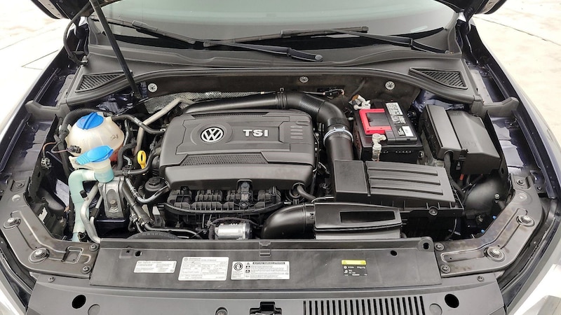 2015 Volkswagen Passat SE 22