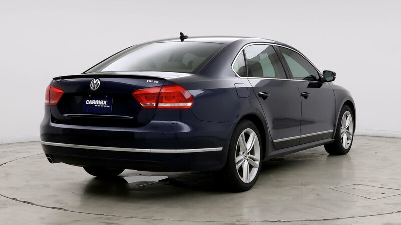 2015 Volkswagen Passat SE 8