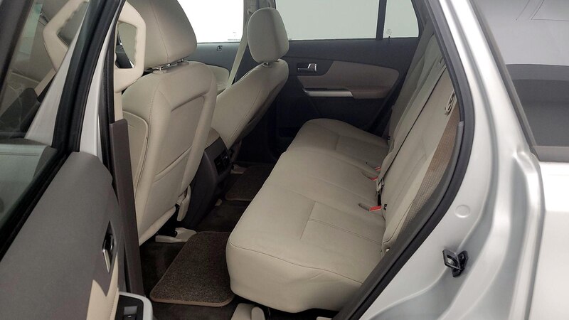 2013 Ford Edge SE 18