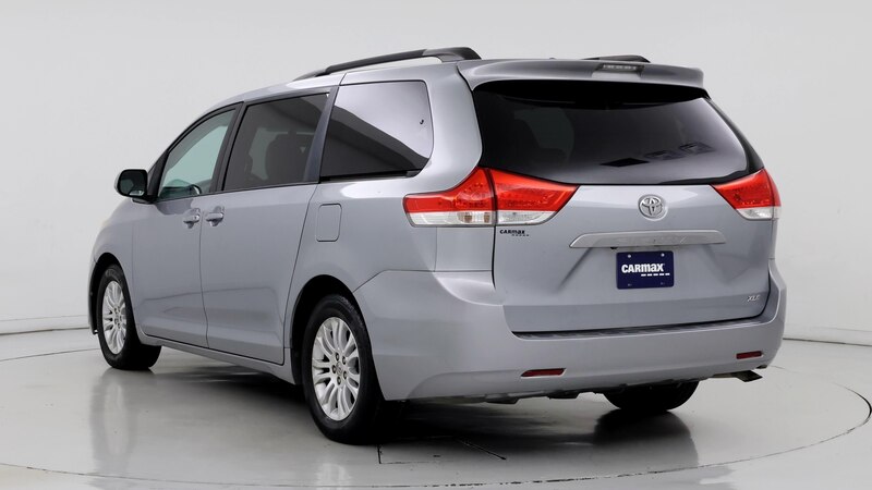 2013 Toyota Sienna XLE 2