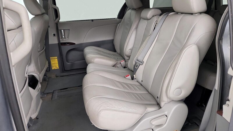 2013 Toyota Sienna XLE 20