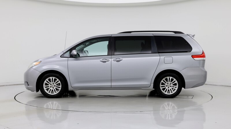 2013 Toyota Sienna XLE 3