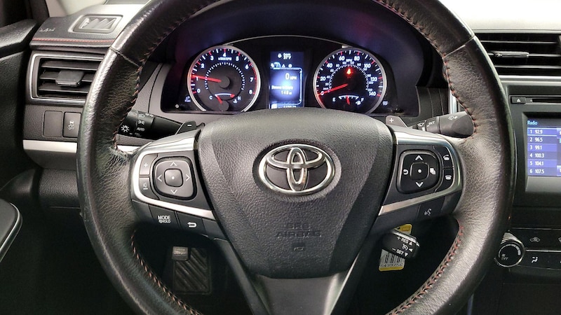 2017 Toyota Camry SE 10