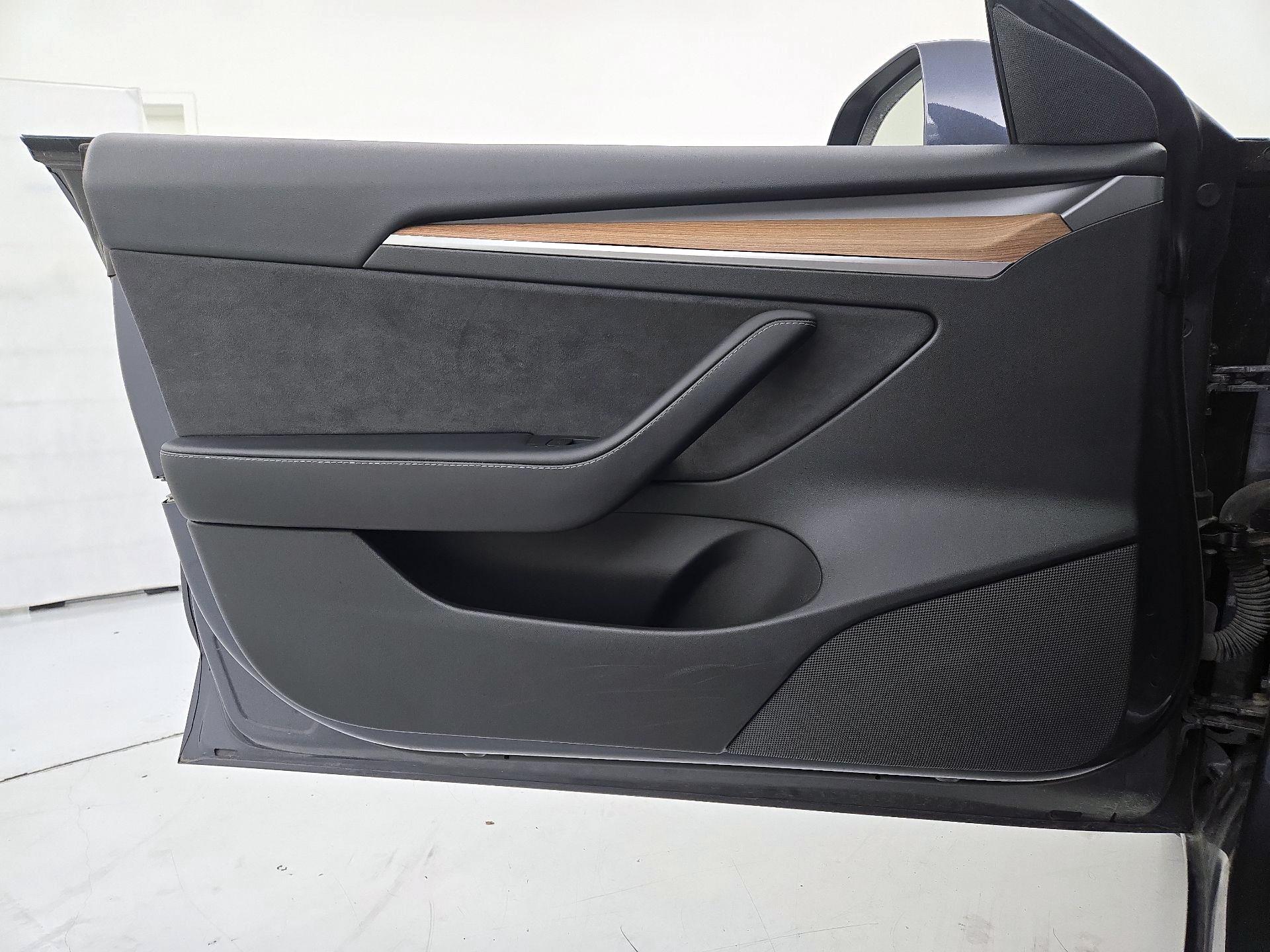 Thumbnail: 2022 Tesla Model 3 - 12
