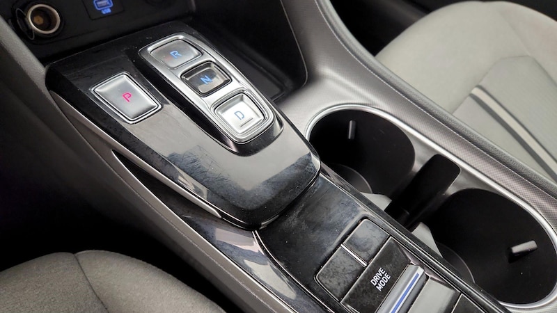 2020 Hyundai Sonata SE 17