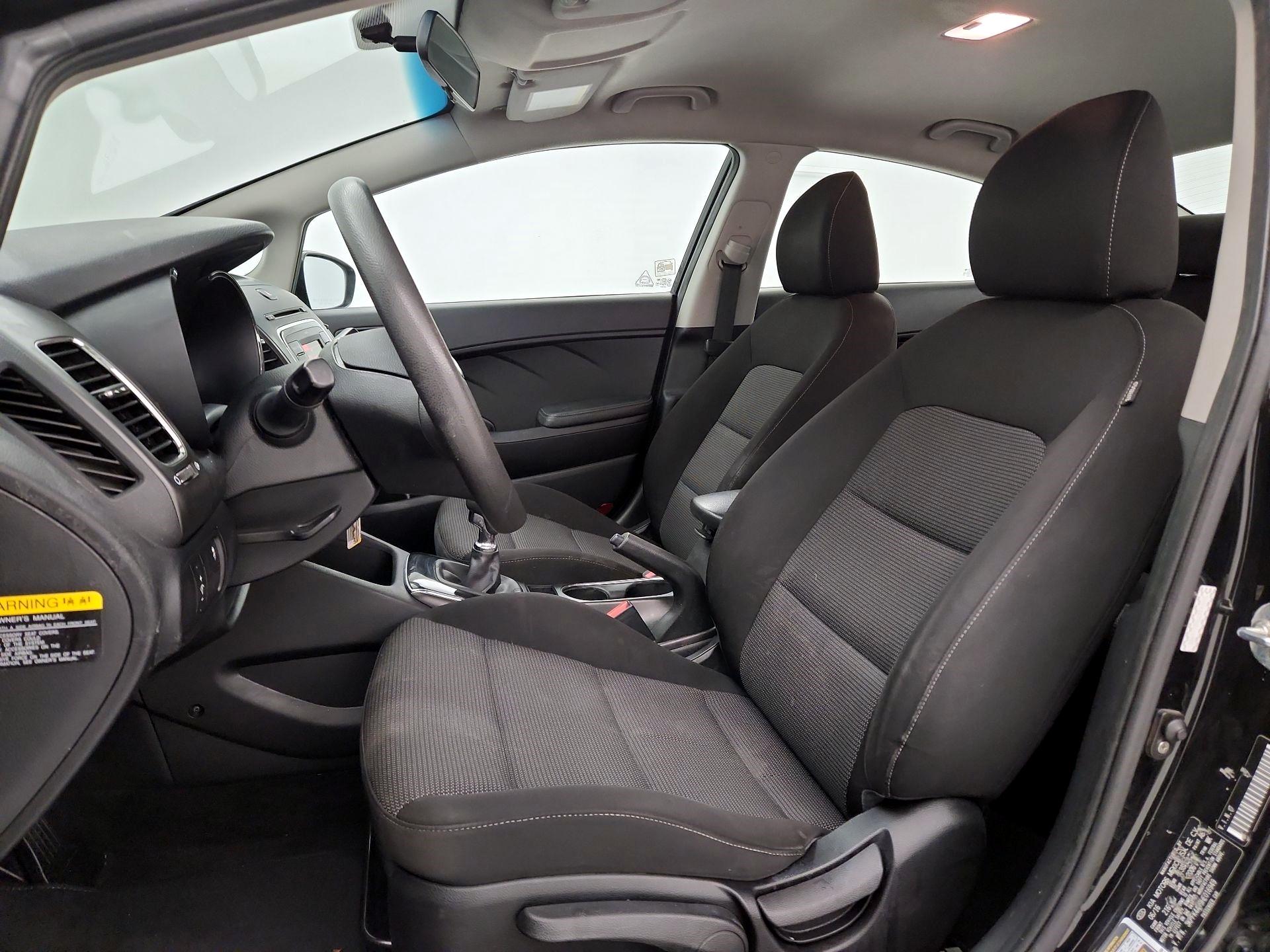 Thumbnail: 2017 Kia Forte - 11