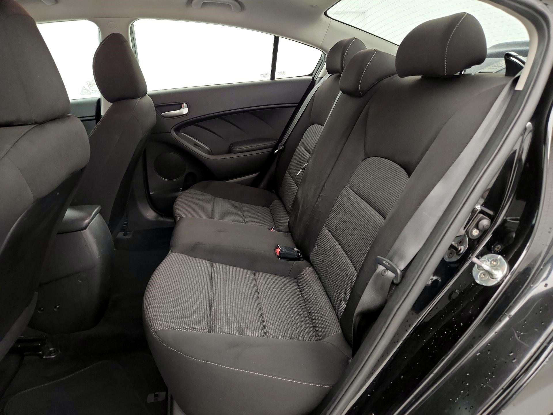 Thumbnail: 2017 Kia Forte - 18