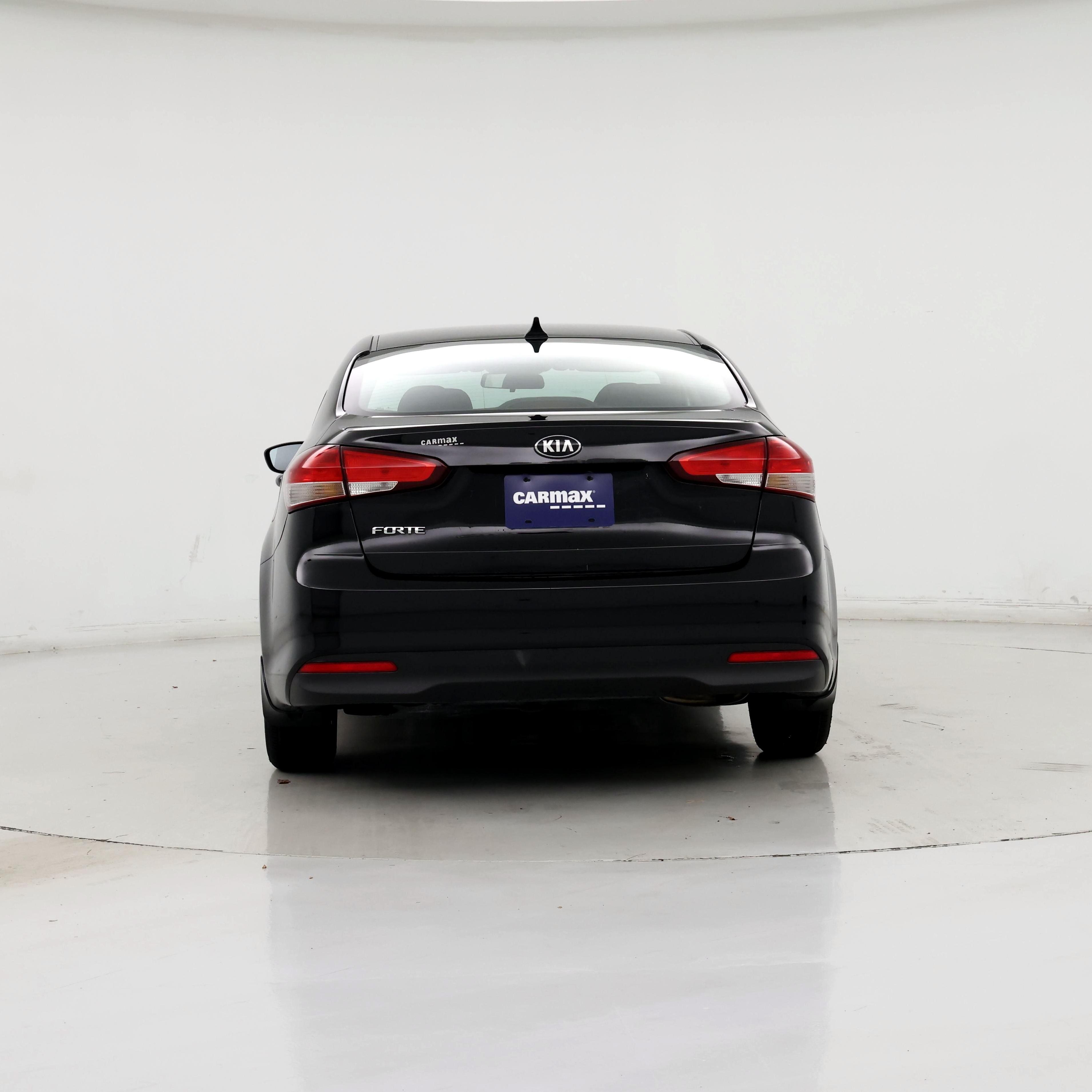 Thumbnail: 2017 Kia Forte - 6